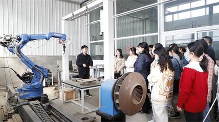 產(chǎn)教融合新實(shí)踐 洛陽(yáng)科技職業(yè)學(xué)院師生赴清洛基地參訪研學(xué)與技術(shù)交流